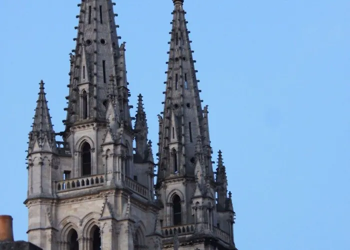 호텔 Notre Dame 3*